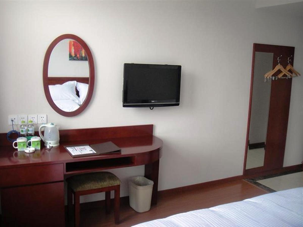 Greentree Inn Shanghai Pudong Airport Huaxia East Road Railway Station Shell Hotel Exterior foto